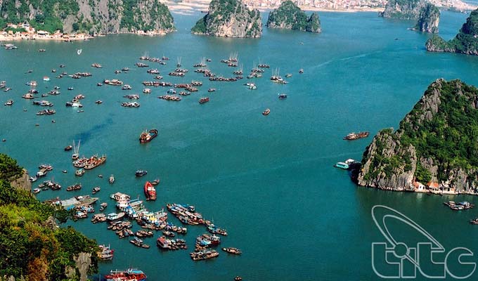 Vịnh Hạ Long - điểm du ngoạn đường thủy hàng đầu thế giới
