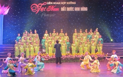 Liên hoan Đồng ca - hợp xướng kỷ niệm 70 năm Cách mạng Tháng Tám và Quốc khánh nước CHXHCN Việt Nam