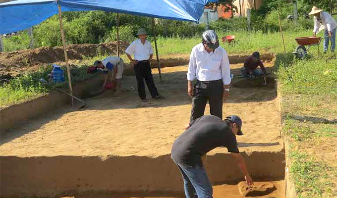 Finding stone axes of Sa Huynh Culture in Da Nang