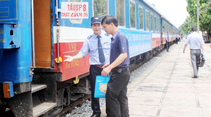 Tuyến đường sắt Lào Cai – Hà Nội có thêm chuyến tàu du lịch chạy ban ngày