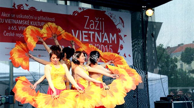 Vietnamese culture draws big crowd in Czech Republic