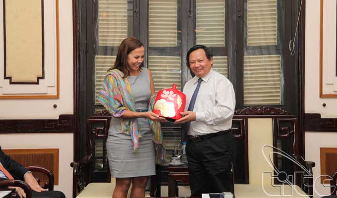 Tổng cục Du lịch làm việc với Thứ trưởng Bộ Thương mại, Công nghiệp và Du lịch Colombia
