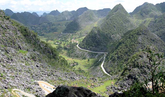 Création du Parc national de Du Già - Plateau karstique de Dông Van