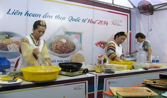 Preparing for Hue international cuisine festival 2016