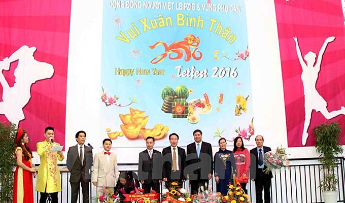Vietnamese music show in German trade fair