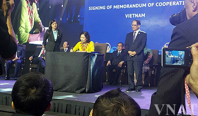 Cérémonie de signature du Protocole sur le renforcement de la coopération touristique entre les pays de l’ASEAN et la Chine, le Japon, la Corée du Sud