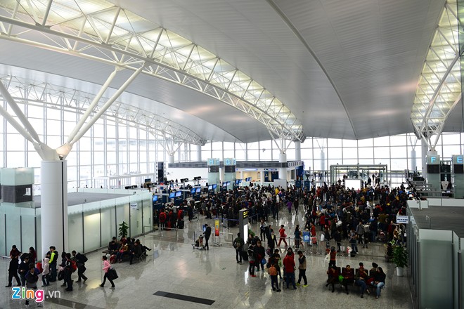Hơn 53.000 khách xuất, nhập cảnh tại sân bay quốc tế Nội Bài trong dịp Tết