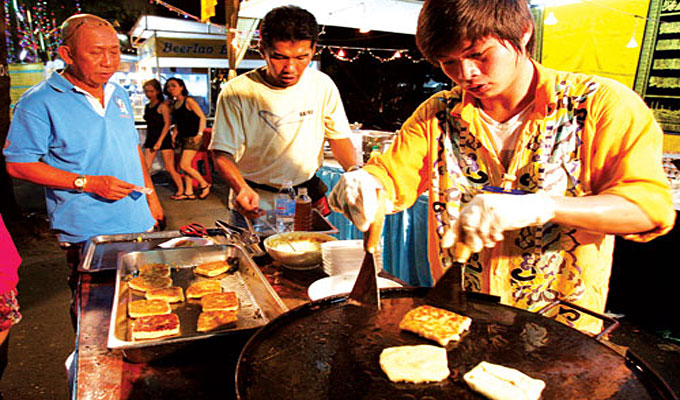 Ho Chi Minh City develops street food into tourist attraction