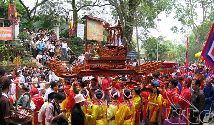 Un festival d’activités pour honorer le Temple des rois Hùng