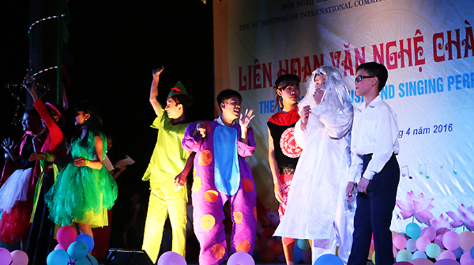 Liên hoan văn nghệ chào mừng Hội nghị Uỷ ban Quốc tế Làng Hữu nghị Việt Nam lần thứ 16