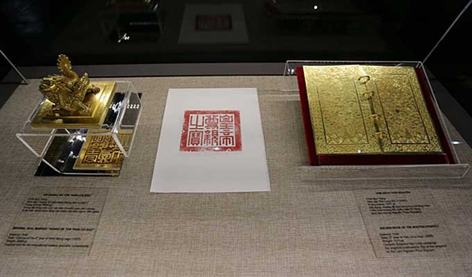 Hue displays royal golden books