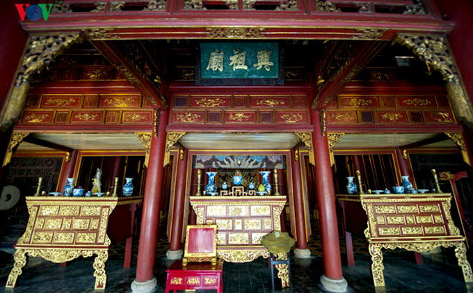 La littérature gravée sur l’architecture royale de Hue