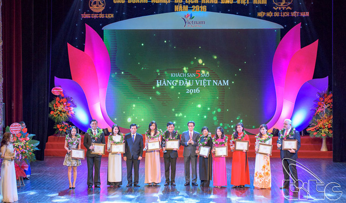 Tập đoàn Vingroup đạt 4 giải thưởng Du lịch Việt Nam năm 2016