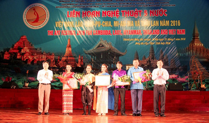 Clôture du festival artistique de cinq pays aséaniens à Quang Tri