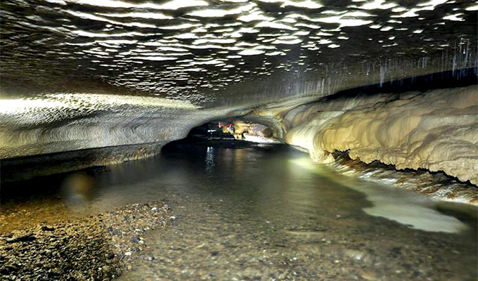 Découverte de deux grottes préhistoriques à Bac Kan