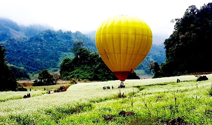 Moc Chau hosts int'l air balloon festival