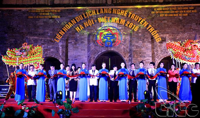 Ha Noi promotes traditional trade villages