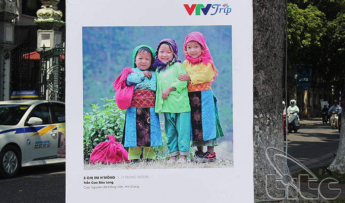 Triển lãm ảnh “Nụ cười Việt Nam” tại Hồ Gươm