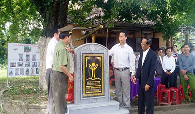 Quang Nam’s gold apple trees recognised as national heritages