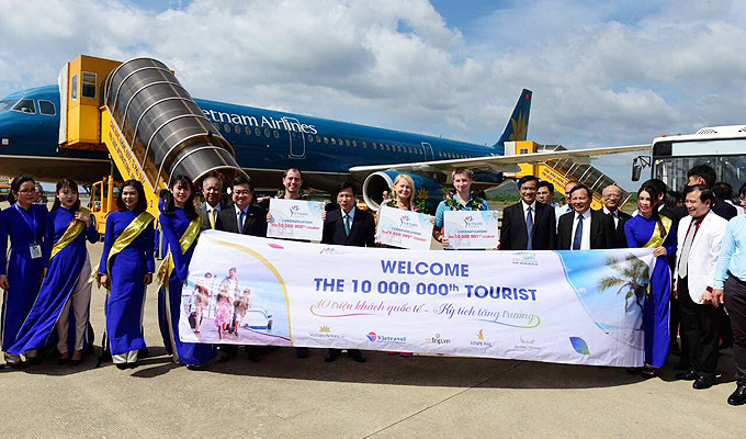 Du khách quốc tế thứ 10 triệu đã đến Việt Nam