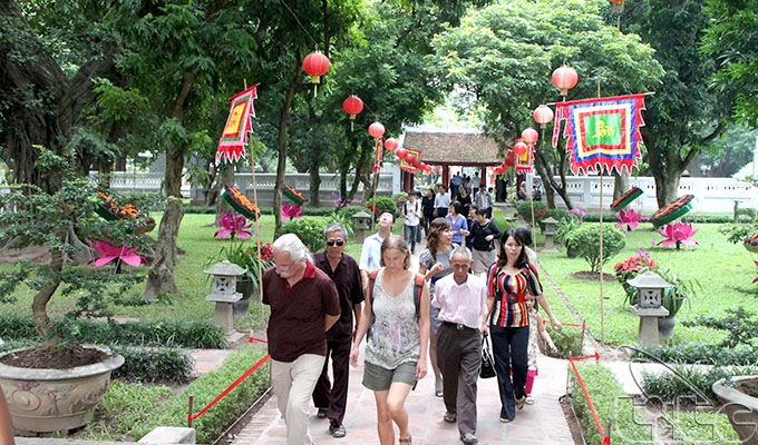 Some 18 million tourists visit Ha Noi in first 9 months