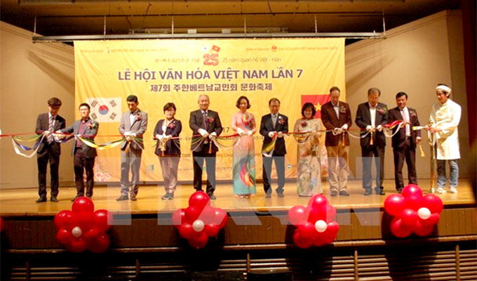 Viet Nam cultural festival in RoK bonds two peoples