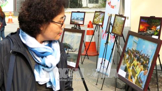 Viet Nam photo exhibition impresses visitors in Seoul