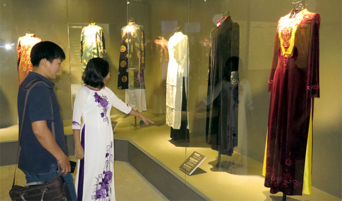 Showroom on Vietnamese Ao dai at Southern Women’s Museum