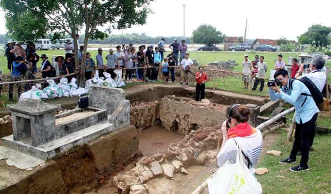 30.000 reliques découverts dans le tertre Go Cây Me à Binh Dinh
