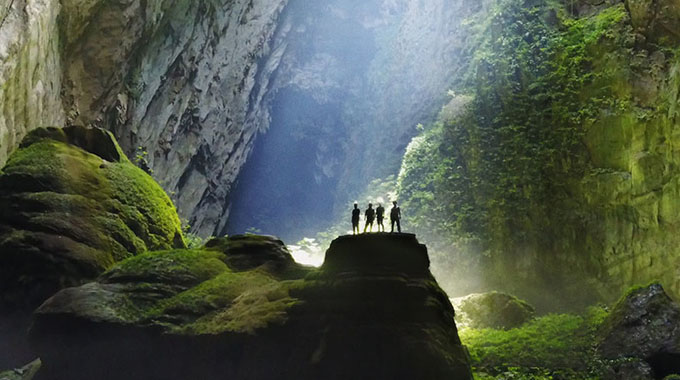 Russian news praises Son Doong as a lost world underground