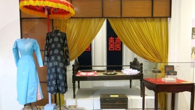 Exhibition recaptures traditional wedding in Hue