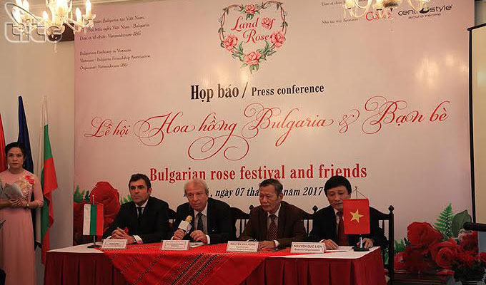 Hơn 300 loài hoa hồng sẽ hội tụ, khoe sắc trong Lễ hội hoa hồng Bulgaria tại Hà Nội