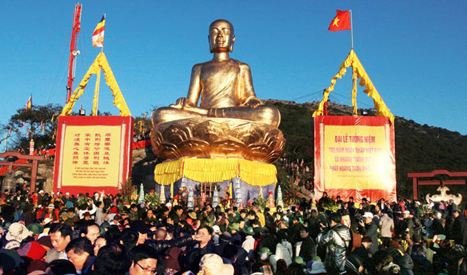 Festival de Yen Tu, une destination touristique et spirituelle