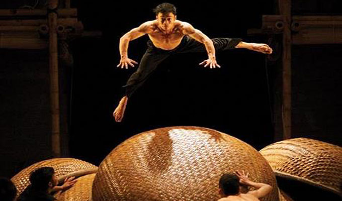 Vietnamese circus dance delights Australian audiences