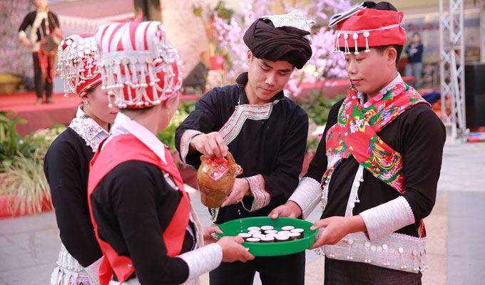 Tổ chức Ngày hội văn hóa dân tộc Dao toàn quốc lần thứ nhất