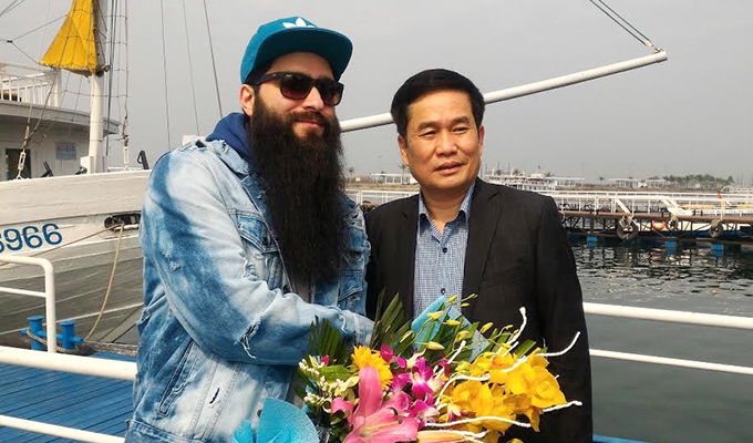 Đạo diễn phim "Kong: Skull Island" thăm vịnh Hạ Long