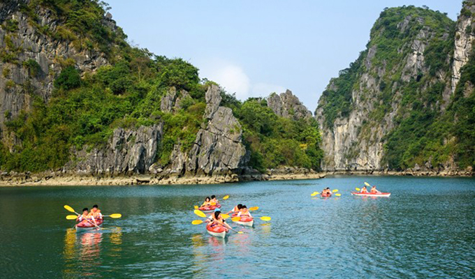 Bộ VHTTDL đề nghị Quảng Ninh tạo điều kiện cho cung cấp dịch vụ Kayak trên Vịnh Hạ Long