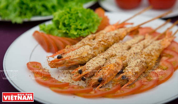 Shrimp fried with Tay Ninh salt 