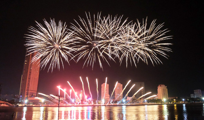 Nhật Bản, Thụy Sĩ so tài trình diễn pháo hoa trên sông Hàn