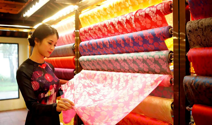 Hoi An prepares for int’l silk and brocade festival