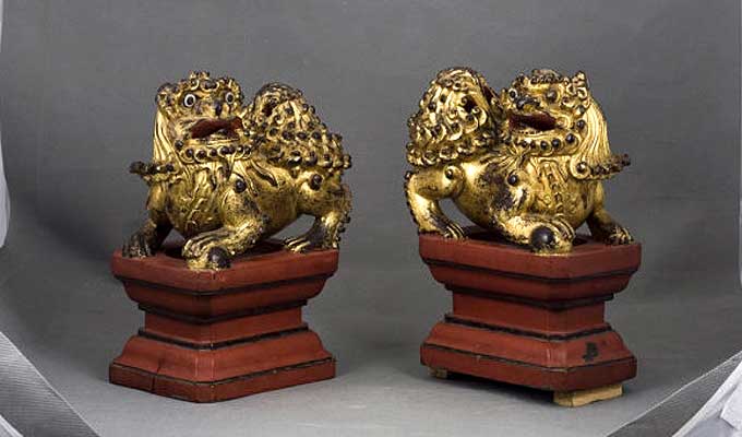 Exhibition showcases rare lacquered and gilded wooden objects