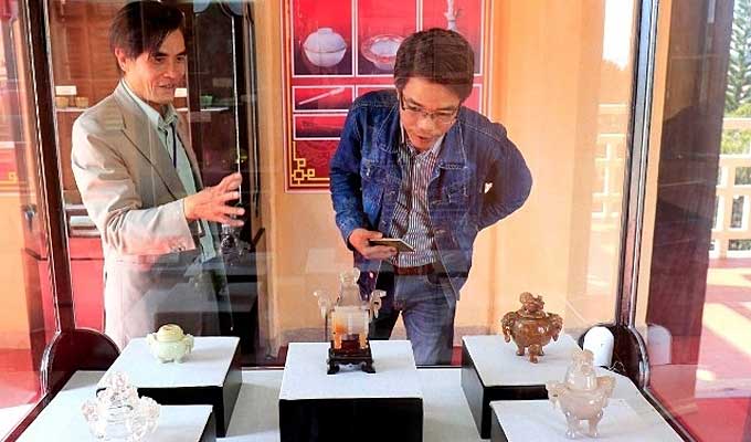 Nguyen dynasty treasures on display in Da Lat