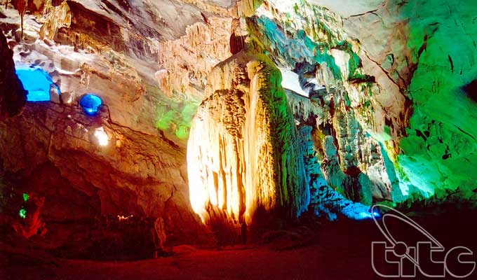Quảng bá vẻ đẹp của “Vương quốc hang động” Quảng Bình 