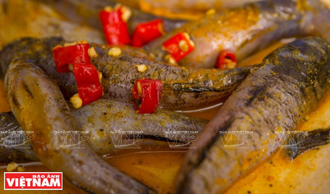 Braised goby fish with turmeric