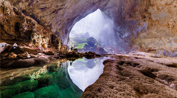 Quang Binh received two world record certificates for Son Doong Cave