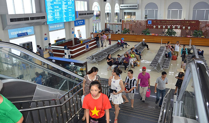 Phân luồng du khách ở cảng Tuần Châu