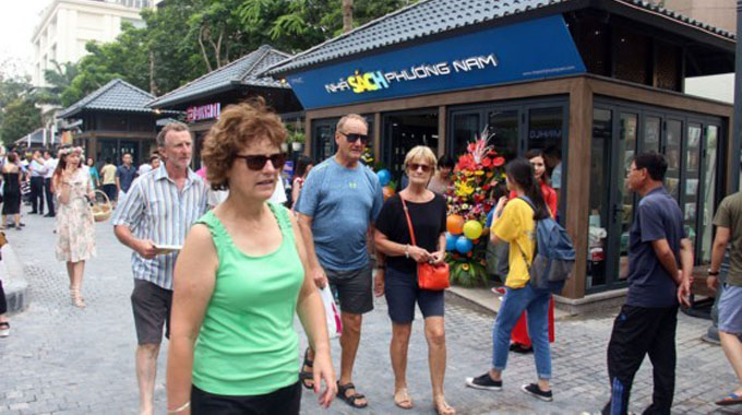 Ha Noi book street becomes most popular destination
