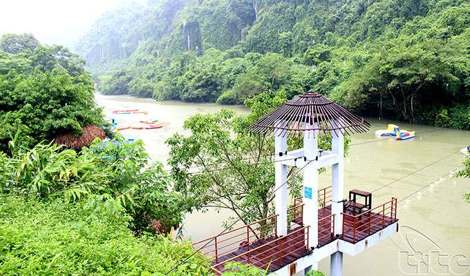 Quang Binh on the top 10 list for tourists in 2017