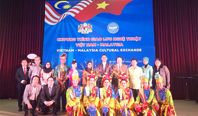 Malaysia - Viet Nam art exchange programme held in Ha Noi