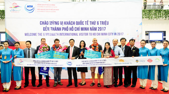 Lễ đón khách quốc tế thứ 6 triệu đến Thành phố Hồ Chí Minh trong năm 2017
